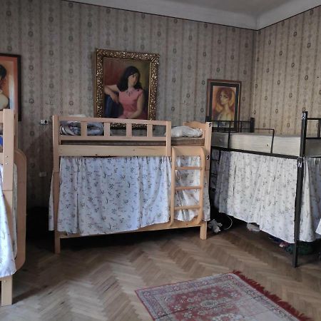 Amoun Hostel Тбилиси Экстерьер фото