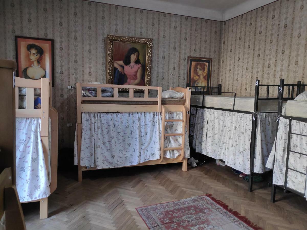 Amoun Hostel Тбилиси Экстерьер фото