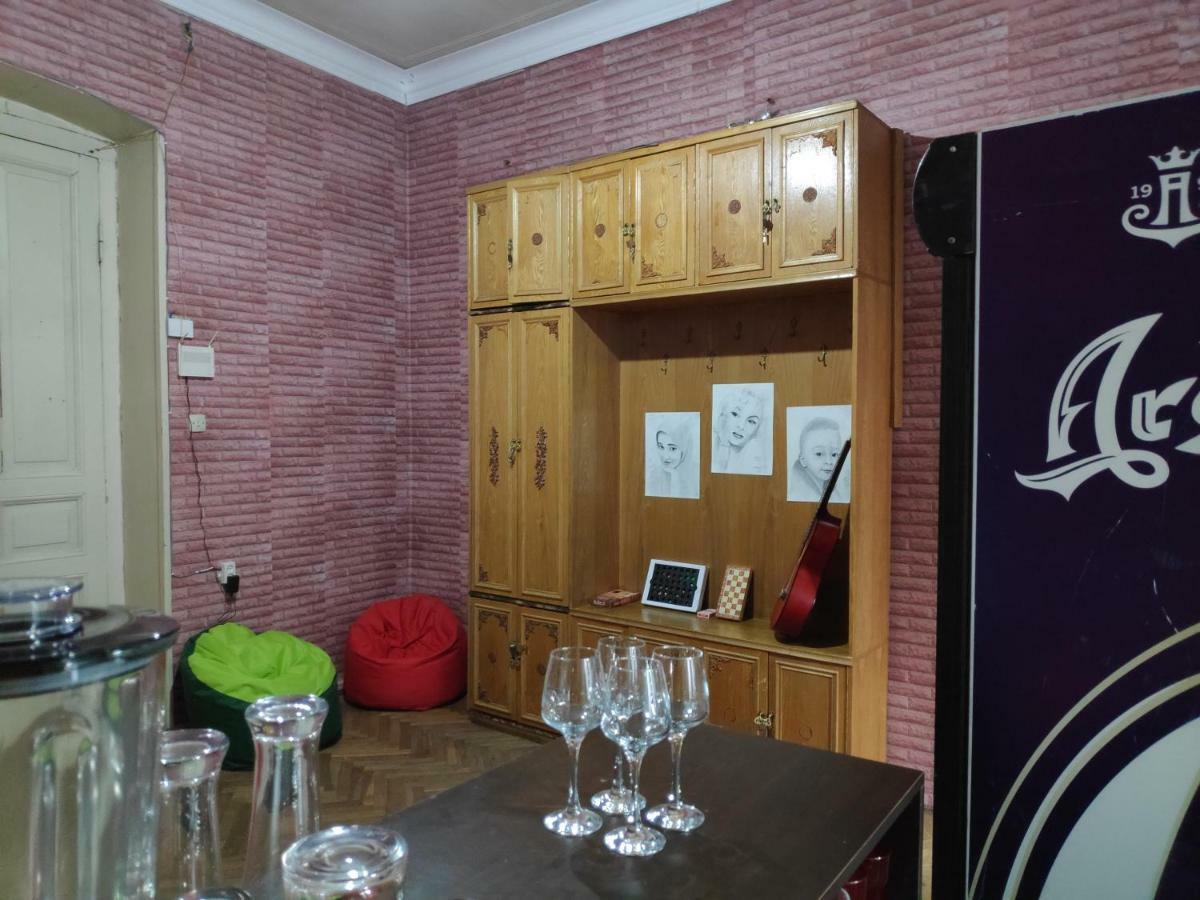 Amoun Hostel Тбилиси Экстерьер фото
