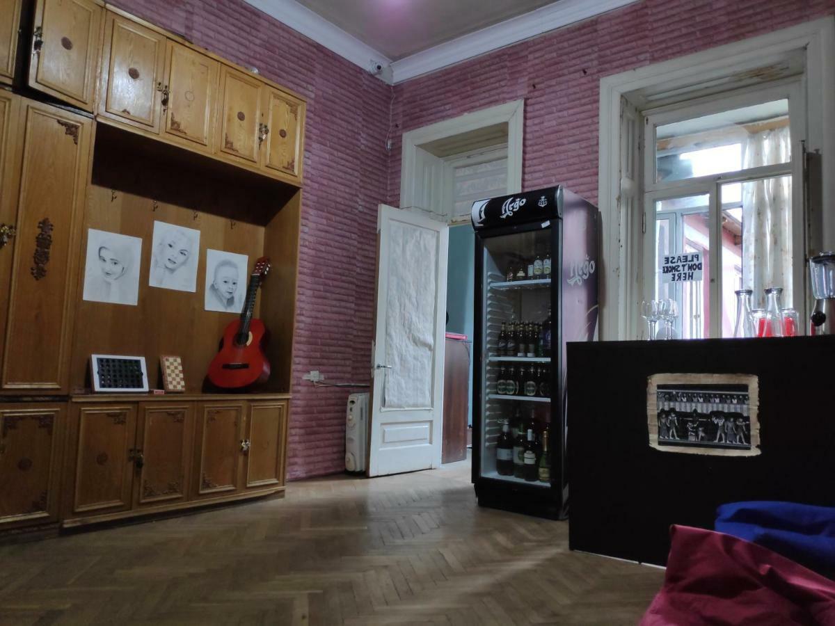 Amoun Hostel Тбилиси Экстерьер фото